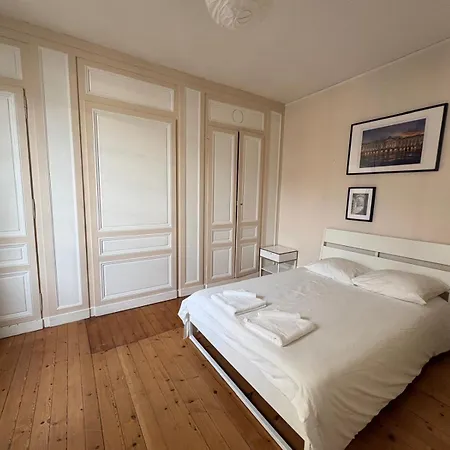 French House - Centre * روان
