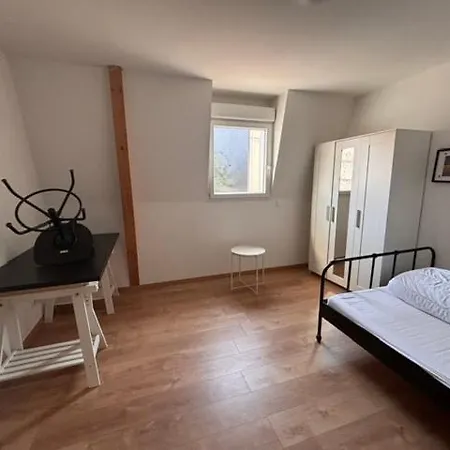 French House - Centre روان