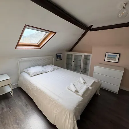 French House - Centre * روان